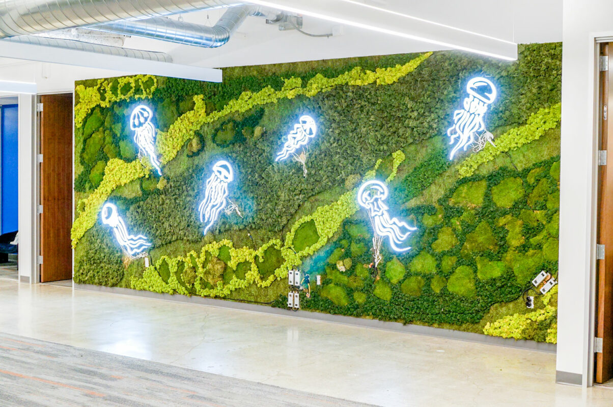 Mosschilderij Neon 22 2.6.1 Moswanden Letters en logos. Naast eyecatcher een prachtige ondergrond voor elke boodschap 1