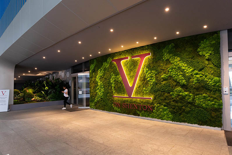 Mosschilderij Neon 24 2.6.1 Moswanden Letters en logos. Naast eyecatcher een prachtige ondergrond voor elke boodschap 4