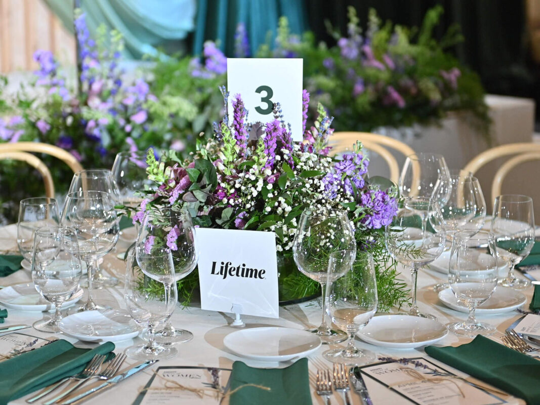 Bloemen en vazen